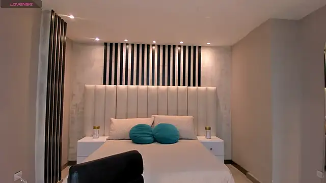 BeccaBaxter online show from February 19, 7:27 pm