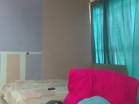 Snapshot of kyliebigboobs chatting on March 21, 2:29 pm kyliebigboobs online show from March 21, 2:29 pm