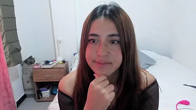 Snapshot of __leaa chatting on February 12, 9:54 pm leaa online show from February 12, 9:54 pm