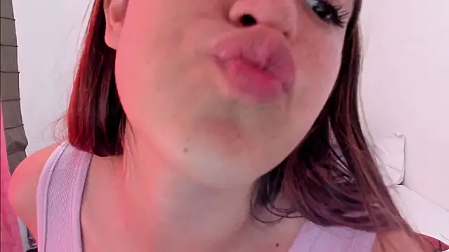 Snapshot of __leaa chatting on February 14, 8:26 pm leaa online show from February 14, 8:26 pm