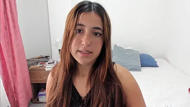 Snapshot of __leaa chatting on March 5, 7:38 pm leaa online show from March 5, 7:38 pm