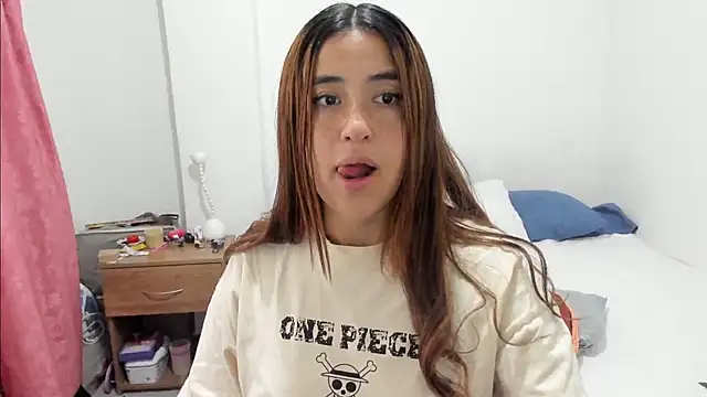 Snapshot of __leaa chatting on March 19, 8:00 pm leaa online show from March 19, 8:00 pm