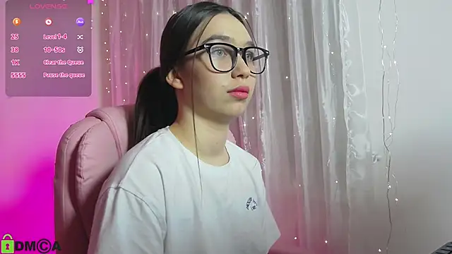 Snapshot of Arianahot777 chatting on February 7, 3:23 am Arianahot777 online show from February 7, 3:23 am