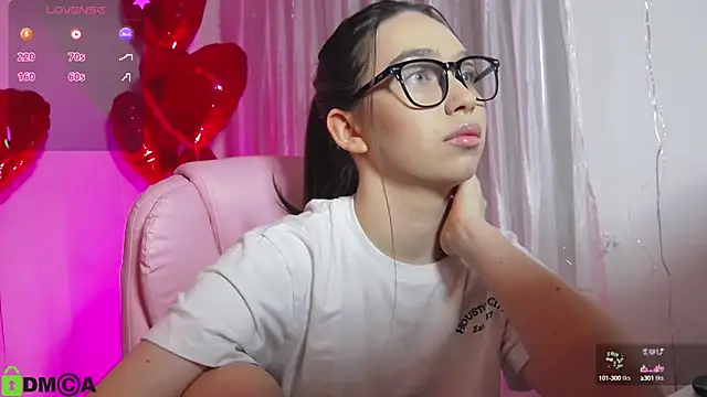 Snapshot of Arianahot777 chatting on February 18, 7:19 pm Arianahot777 online show from February 18, 7:19 pm