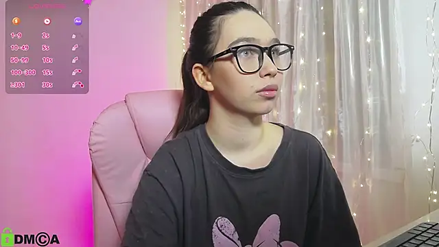 Snapshot of Arianahot777 chatting on February 24, 1:57 am Arianahot777 online show from February 24, 1:57 am