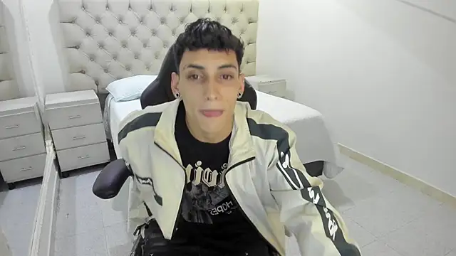 Snapshot of JhoanLeandro chatting on January 7, 5:10 am JhoanLeandro online show from January 7, 5:10 am