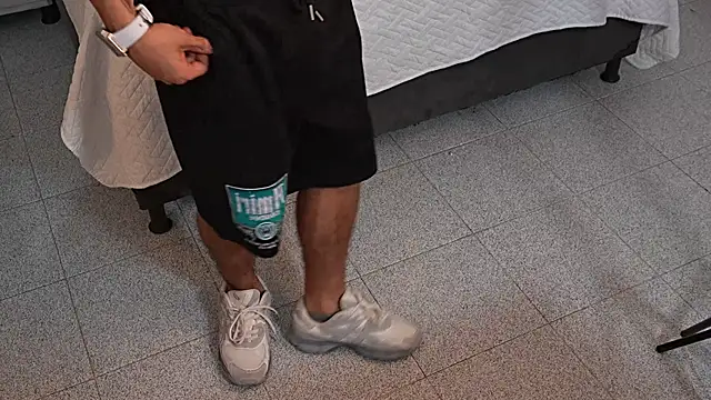 Snapshot of JhoanLeandro chatting on February 16, 4:30 am JhoanLeandro online show from February 16, 4:30 am