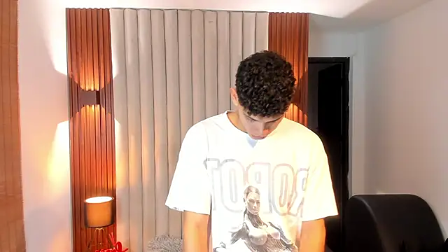 Snapshot of Justin_mack chatting on February 8, 11:44 am Justin mack online show from February 8, 11:44 am