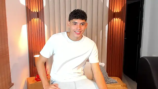 Snapshot of Justin_mack chatting on February 20, 11:53 am Justin mack online show from February 20, 11:53 am