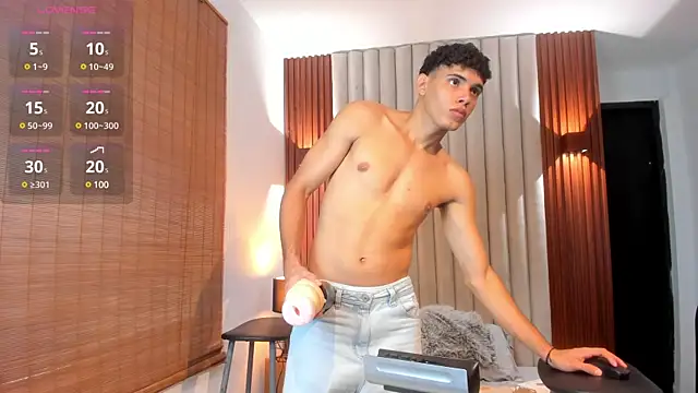 Snapshot of Justin_mack chatting on March 9, 1:15 pm Justin mack online show from March 9, 1:15 pm