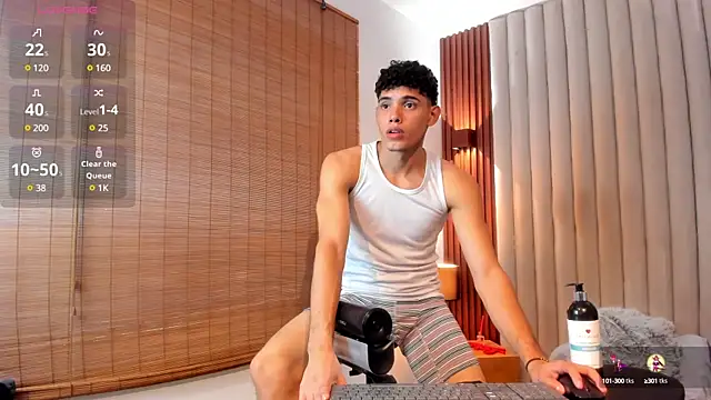 Snapshot of Justin_mack chatting on March 9, 4:44 pm Justin mack online show from March 9, 4:44 pm