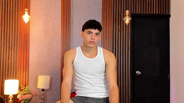 Snapshot of Justin_mack chatting on March 13, 2:55 pm Justin mack online show from March 13, 2:55 pm