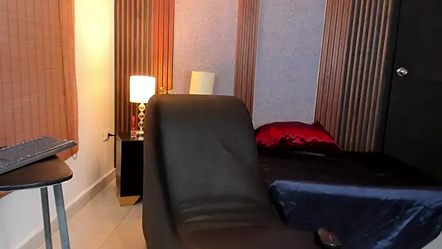 Snapshot of Justin_mack chatting on March 13, 6:01 pm Justin mack online show from March 13, 6:01 pm