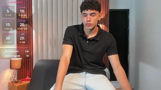 Snapshot of Justin_mack chatting on March 18, 6:15 pm Justin mack online show from March 18, 6:15 pm