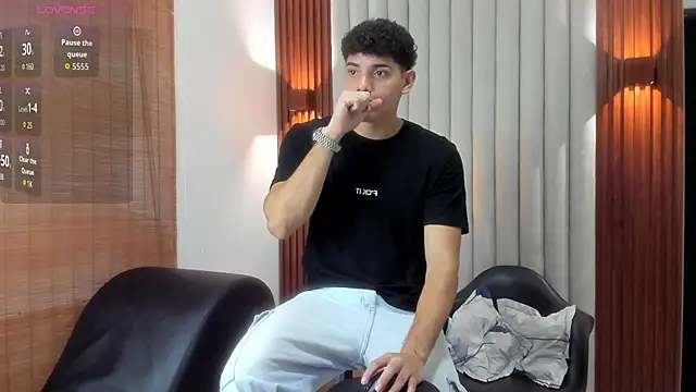 Snapshot of Justin_mack chatting on September 13, 11:43 am Justin mack online show from September 13, 11:43 am