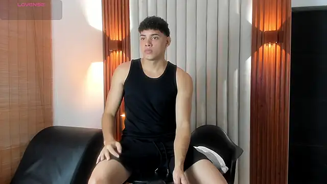 Snapshot of Justin_mack chatting on September 24, 12:41 pm Justin mack online show from September 24, 12:41 pm