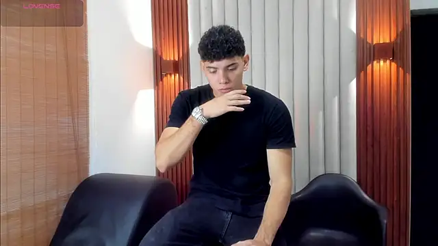 Snapshot of Justin_mack chatting on September 28, 12:32 pm Justin mack online show from September 28, 12:32 pm