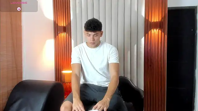 Snapshot of Justin_mack chatting on October 4, 12:14 pm Justin mack online show from October 4, 12:14 pm