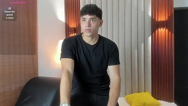 Snapshot of Justin_mack chatting on October 14, 12:28 pm Justin mack online show from October 14, 12:28 pm