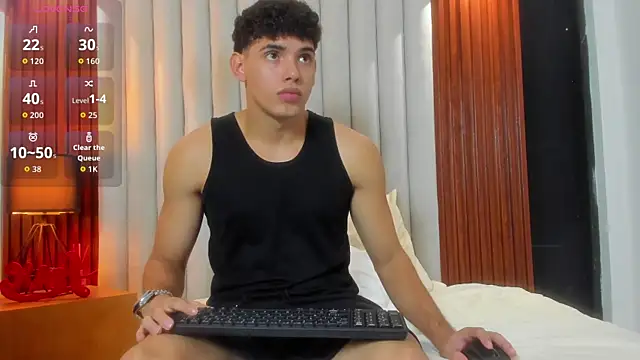 Snapshot of Justin_mack chatting on October 16, 2:18 pm Justin mack online show from October 16, 2:18 pm