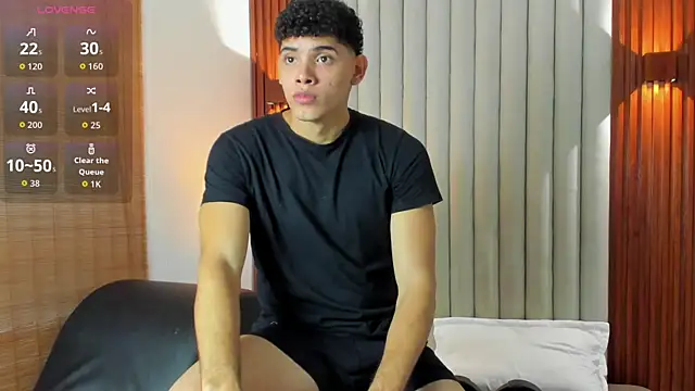 Snapshot of Justin_mack chatting on October 21, 12:28 pm Justin mack online show from October 21, 12:28 pm