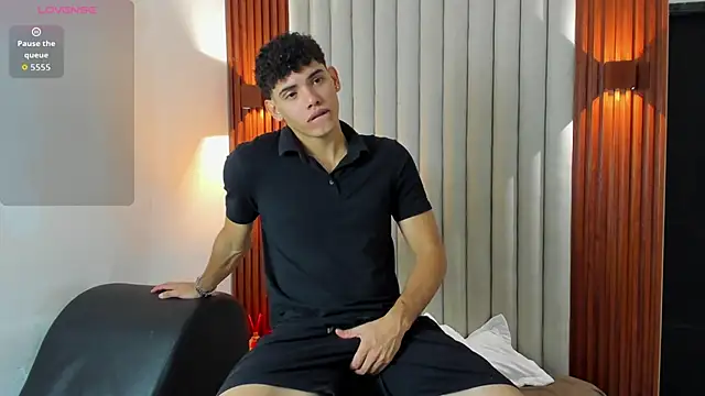 Snapshot of Justin_mack chatting on October 22, 11:32 am Justin mack online show from October 22, 11:32 am