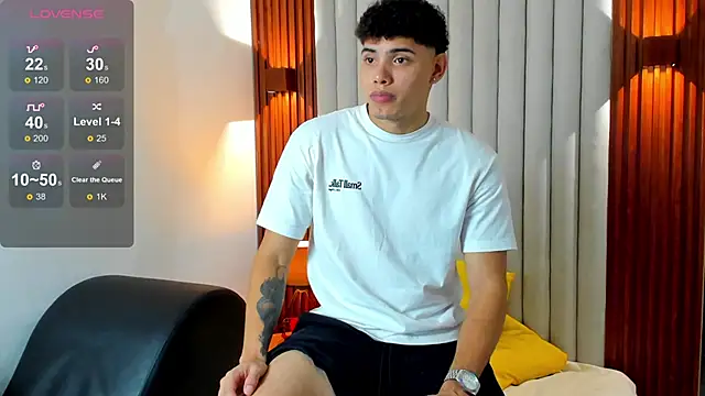 Snapshot of Justin_mack chatting on November 1, 11:45 am Justin mack online show from November 1, 11:45 am