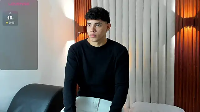 Snapshot of Justin_mack chatting on November 6, 11:55 am Justin mack online show from November 6, 11:55 am