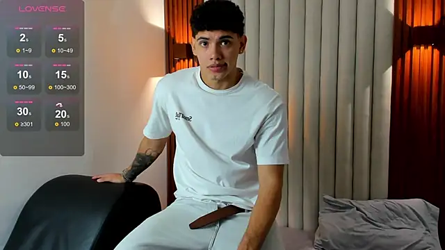 Snapshot of Justin_mack chatting on November 7, 11:54 am Justin mack online show from November 7, 11:54 am