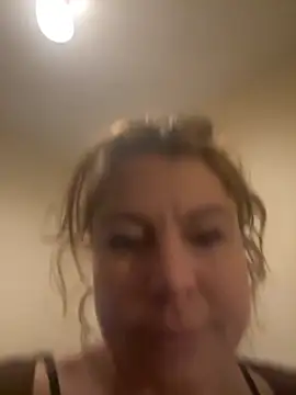 BambixoxUK online show from December 3, 9:35 pm