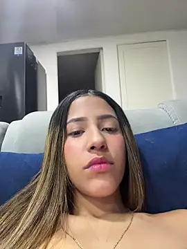 Snapshot of vicky_bass chatting on November 8, 3:07 am vicky bass online show from November 8, 3:07 am