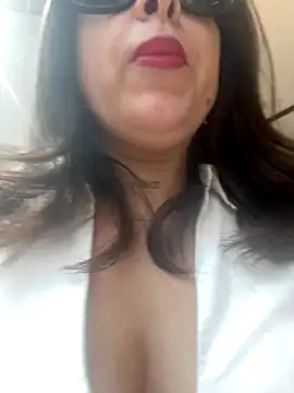 laarti online show from September 10, 1:00 pm