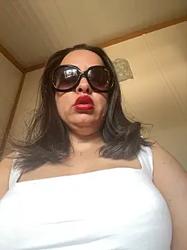 laarti online show from September 11, 10:15 am