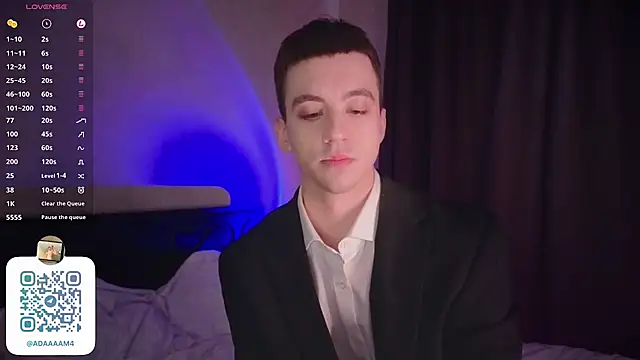 Snapshot of VincentSmith02 chatting on February 5, 9:15 am VincentSmith02 online show from February 5, 9:15 am