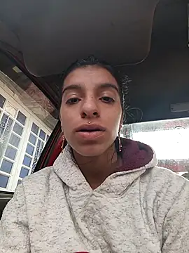 Snapshot of Ariell_Kieran chatting on February 27, 5:04 pm Ariell Kieran online show from February 27, 5:04 pm
