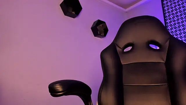 Snapshot of Gigi_Strawberry chatting on March 11, 7:58 am Gigi Strawberry online show from March 11, 7:58 am