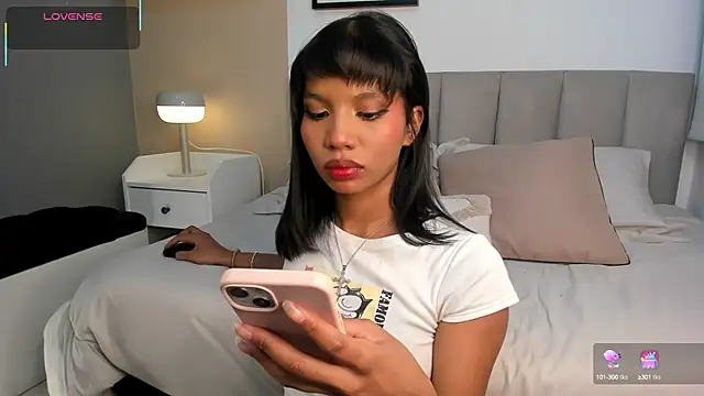 Snapshot of Gigi_Strawberry chatting on September 10, 4:45 am Gigi Strawberry online show from September 10, 4:45 am