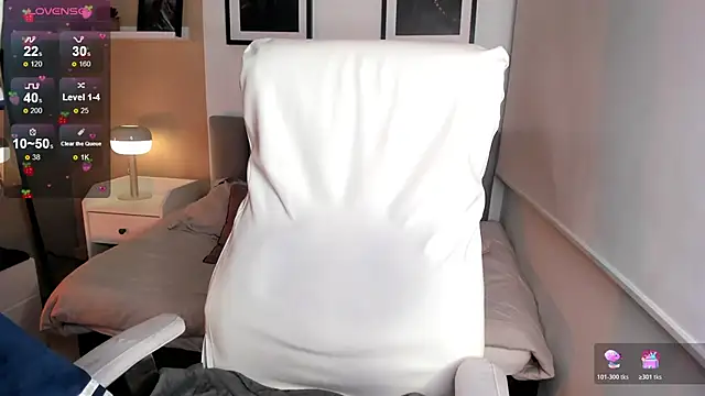 Snapshot of Gigi_Strawberry chatting on November 15, 5:16 am Gigi Strawberry online show from November 15, 5:16 am