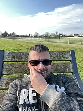 Snapshot of balkis30 chatting on March 7, 9:51 am balkis30 online show from March 7, 9:51 am