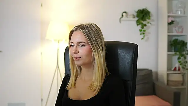 catecrago  online show from October 17, 8:17 am