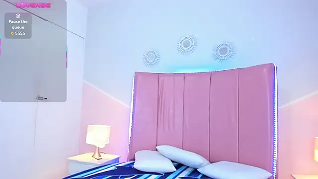 Liiam smith  online show from December 3, 12:58 pm