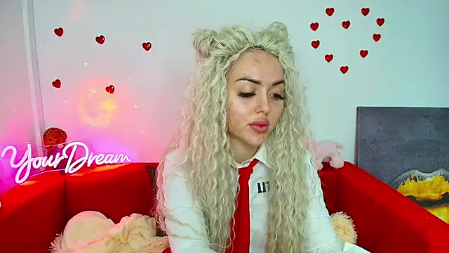 Snapshot of MissisCaty chatting on February 1, 10:44 pm MissisCaty online show from February 1, 10:44 pm