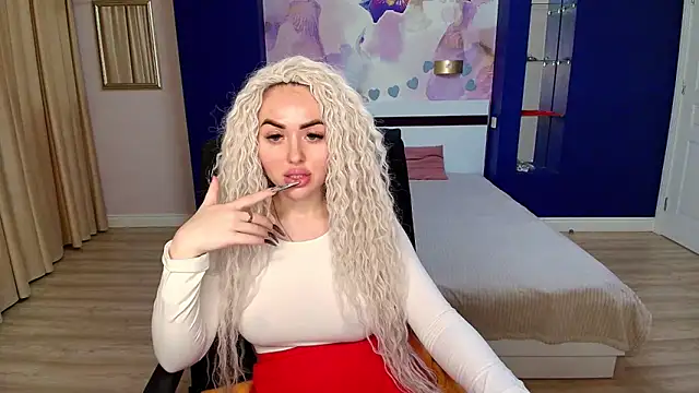 Snapshot of MissisCaty chatting on November 12, 7:24 pm MissisCaty online show from November 12, 7:24 pm