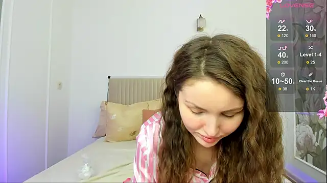 Snapshot of Lora_Rosee chatting on February 11, 11:54 am Lora Rosee online show from February 11, 11:54 am