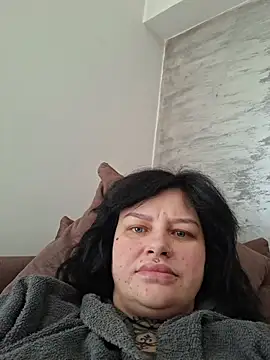 Snapshot of CannabisQueenn chatting on May 9, 9:25 am CannabisQueenn online show from May 9, 9:25 am