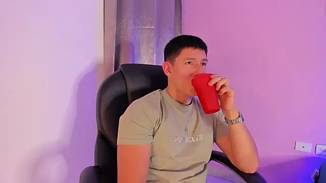 JamesCr  online show from February 23, 7:22 am