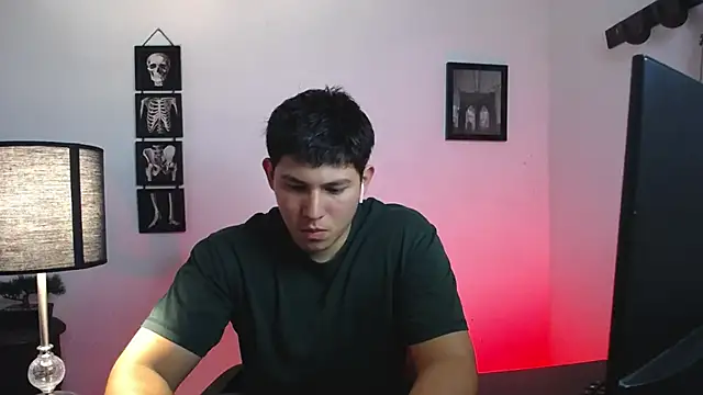 JamesCr  online show from October 22, 2:01 am