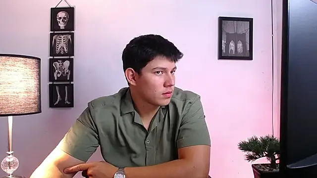 JamesCr  online show from October 23, 2:22 am