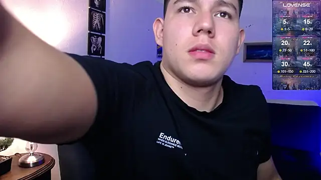 JamesCr  online show from January 7, 3:31 am