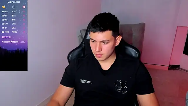 JamesCr  online show from January 11, 5:12 am